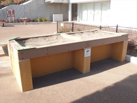 レイズドベッド砂場